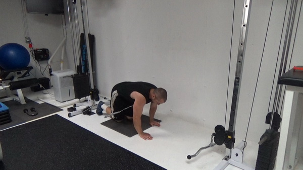 Double Cable Crunches to Light Up Your Six Pack Abs Setup 3