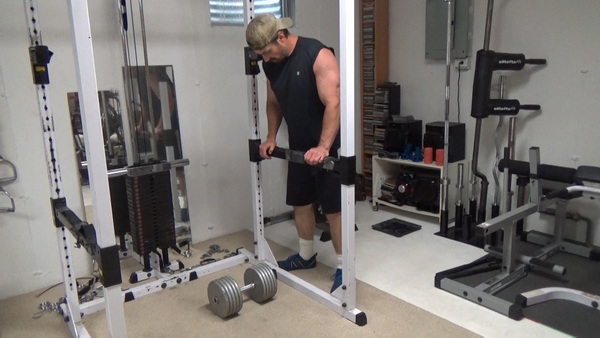 Hip-Braced One-Arm Dumbbell Rows For Building The Back Setup