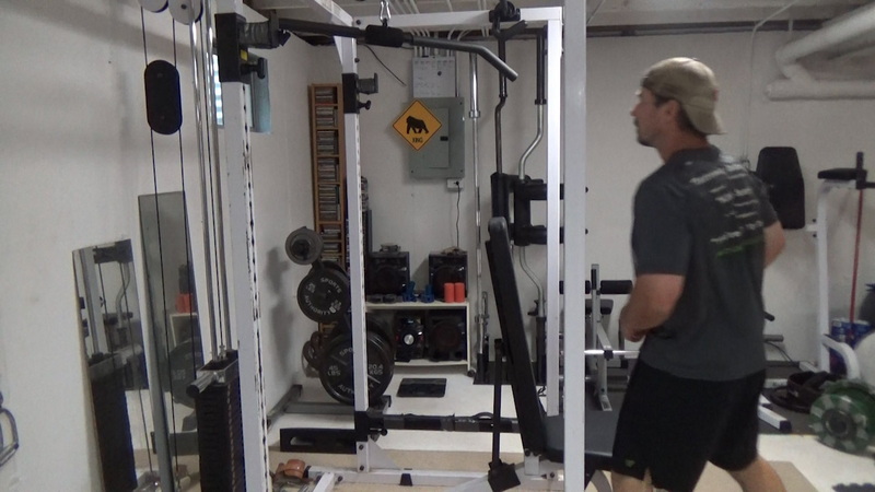 Vertical Chest-Supported Pulldowns for Targeted Lat Training Setup
