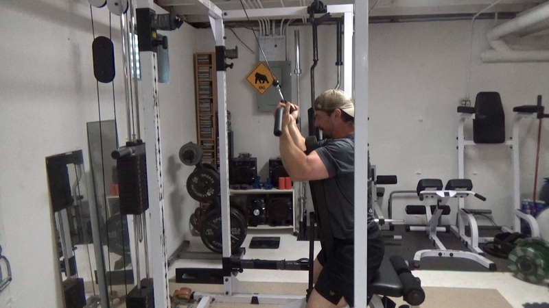 Vertical Chest-Supported Pulldowns for Targeted Lat Training Middle