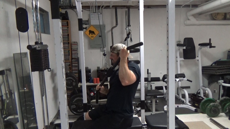 Strength Curve One-Arm Pulldowns Bottom