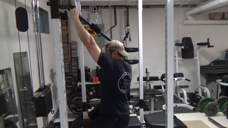 Strength Curve One-Arm Pulldowns Top